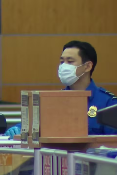 Trump to sign emergency order to pay TSA workers