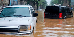 Automóviles inundación