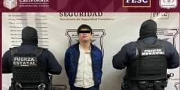 Foto de la detención del jefe de sicarios conocido como 'El Plaga', publicada por la Secretaría de Seguridad Ciudadana del Gobierno de Baja California.