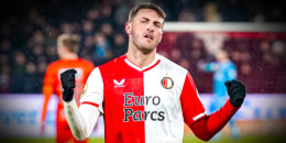 Santiago Giménez, delantero del Feyenoord.
