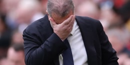 El director técnico de los “Spurs” no aguantó la reacción de algunos seguidores que se congratularon con la derrota ante el Manchester City. 