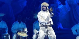 Bad Bunny en el primero de los conciertos de su residencia en Puerto Rico