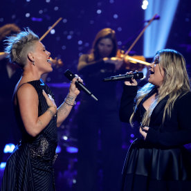 P!NK and Kelly Clarkson 