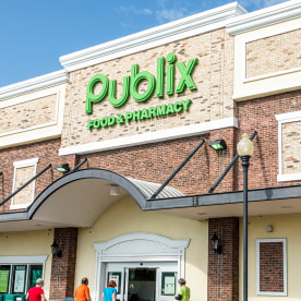 Port St. Lucie, Florida, Tradition Village Center, Publix grocery store, customers entering