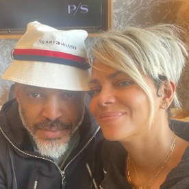 Halle Berry shares selfie with partner Van Hunt: 'Be the woman a man needs!'