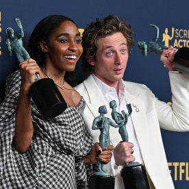 Ayo Edebiri and Jeremy Allen White with their SAG Awards.