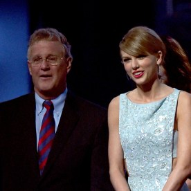 Scott Kingsley Swift and Taylor Swift at the 50th Academy of Country Music Awards at AT&T Stadium on April 19, 2015 in Arlington, Texas.