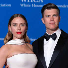 Actor Scarlett Johansson and comedian Colin Jost pose for photographers as they arrive at the annual White House Correspondents' Association Dinner in Washington, Saturday, April 27, 2024.