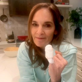 Joy Bauer bagel injury