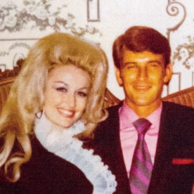 Old photograph of Dolly Parton and her husband, Carl Thomas Dean.