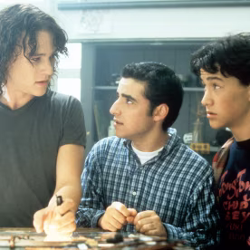 Heath Ledger, David Krumholtz, and Joseph Gordon-Levitt in "10 Things I Hate About You."