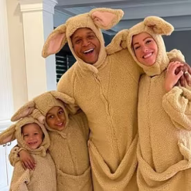 The Melvins love a themed Halloween costume.