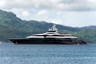 Marc Zuckerberg's Yacht Seen In French Polynesia
