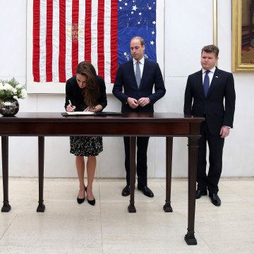 Image: The Duke & Duchess of Cambridge Sign Book of Condolence For Orlando Shootings Victims