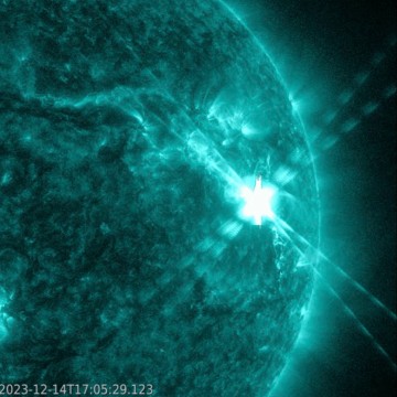 An incredible sight up in the sky of a solar flare seen by the bright flash on the right side of the sun, as captured by a NASA telescope. The flare wound up causing radio blackouts for two hours in parts of the I.S. and South America, and pilots even rep