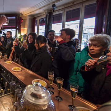 Image: Carillon restaurant reopens two months after Paris attacks