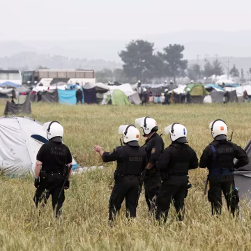 Image: Transport of refugees from Idomeni to accommodation centres