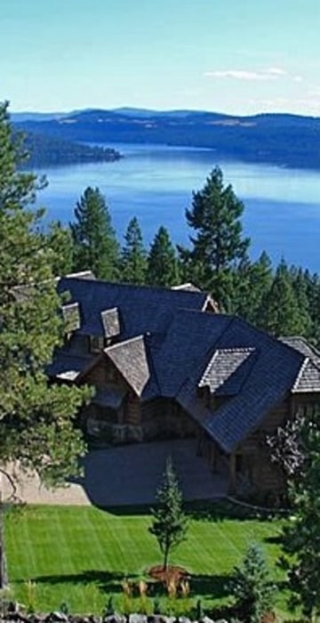 Home, home on the lake -- beautiful resdiences near the water for sale