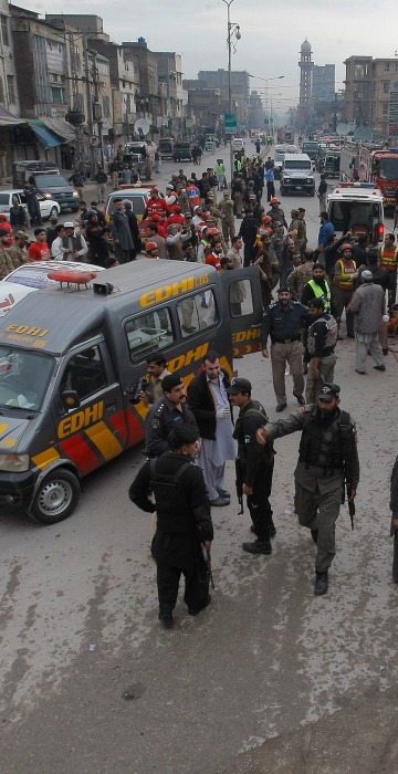 Image: Bomb blast killed 15 people in Peshawar, Pakistan