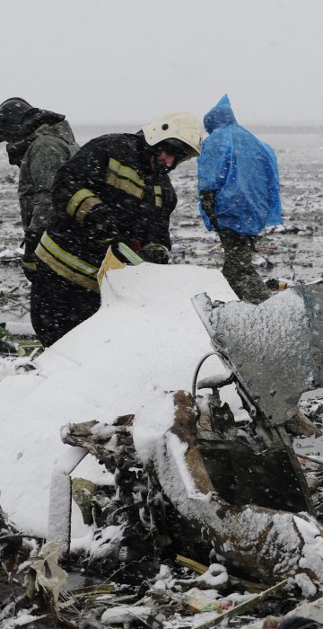 Image:Crash site of Flydubai Boeing 737-800 in Rostov-On-Don, Russia