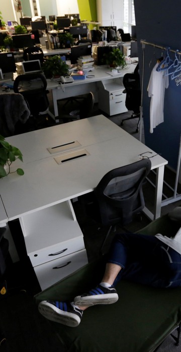 Chinas Tech Employees Work Eat And Sleep In Their Offices 