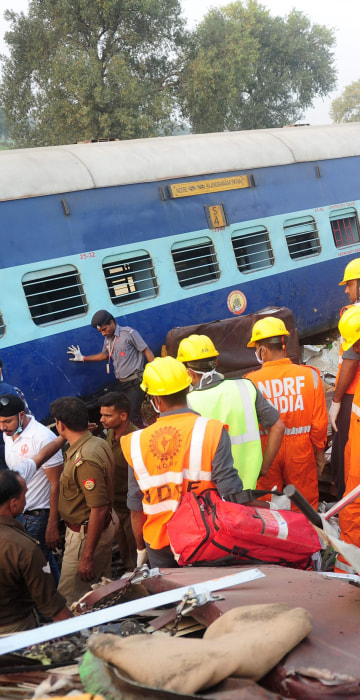 Image: INDIA-TRAIN-ACCIDENT