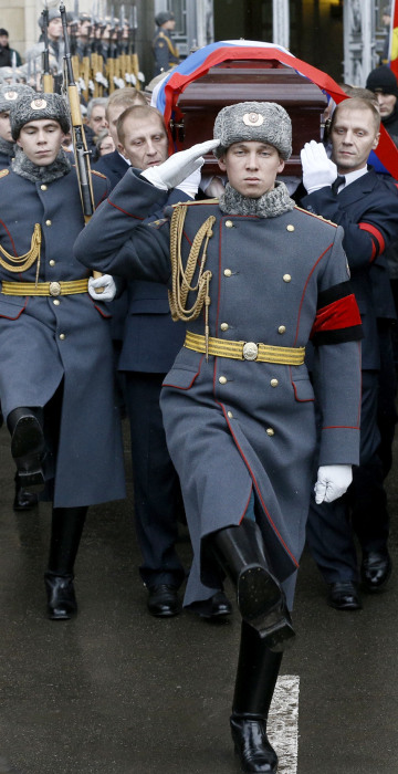 Image: Russian servicemen carry a coffin with the body of the Russian Ambassador to Turkey Andrei Karlov after a farewell ceremony at the offices of the Russian Foreign Ministry, Dec. 22.