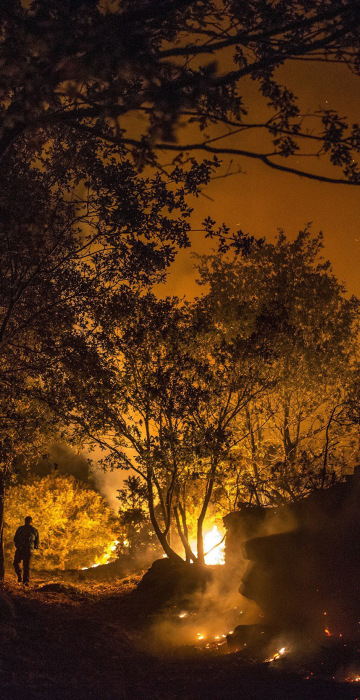 Image: Forest fires in northwestern Spain