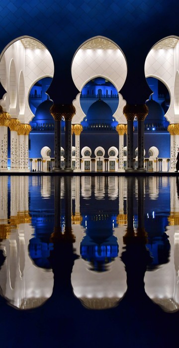 Image: TOPSHOT-UAE-RELIGION-ISLAM-MOSQUE