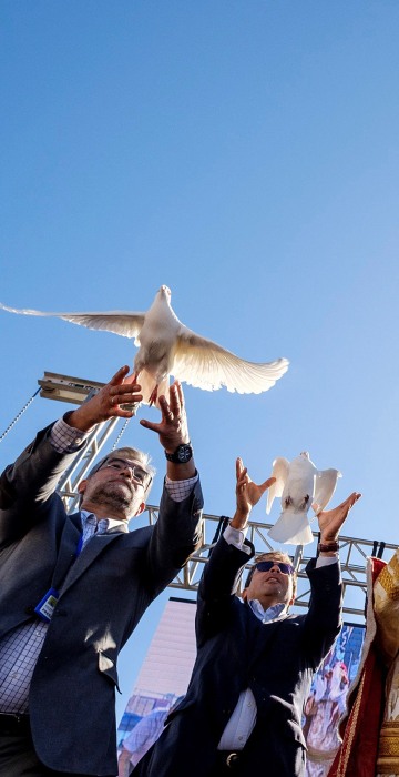 Image: 'Three Wise Men' arrive in Canary Islands