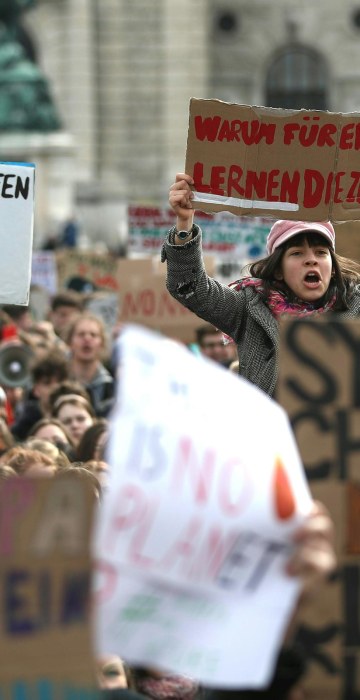 Image: AUSTRIA-ENVIRONMENT-CLIMATE-YOUTH-DEMO