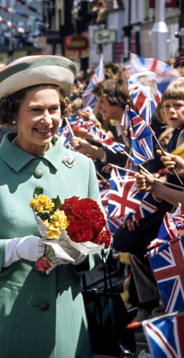 Royalty - Queen Elizabeth II Silver Jubilee - Tour of Great Britain