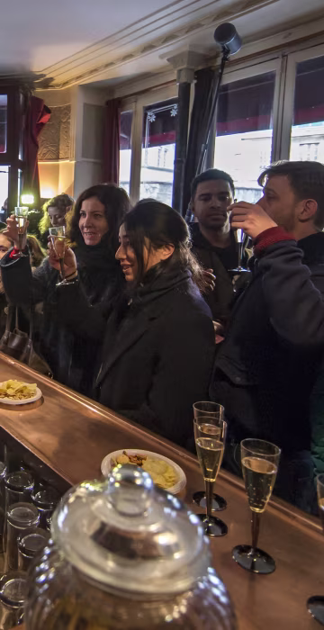 Image: Carillon restaurant reopens two months after Paris attacks