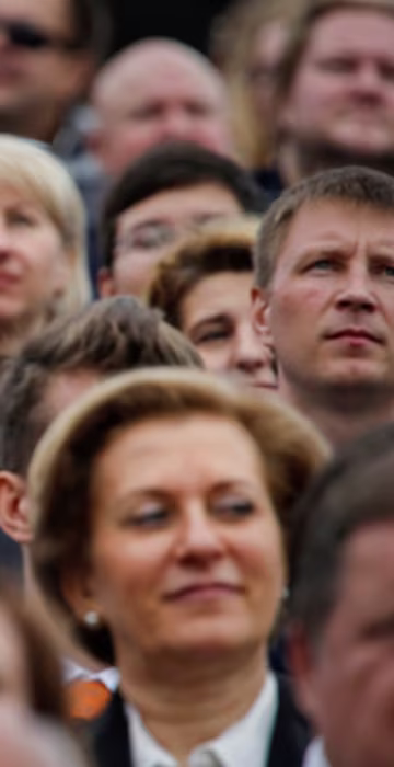Image: Russian President Vladimir Putin watches the celebrations for the City Day in Moscow