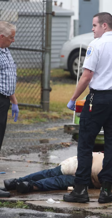 Image: FBI, police and investigators and NYC terror suspect Ahmad Khan Rahami shot son Elizabeth Ave in Linden, N.J.