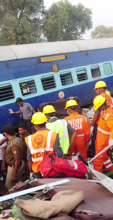 Image: INDIA-TRAIN-ACCIDENT