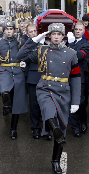 Image: Russian servicemen carry a coffin with the body of the Russian Ambassador to Turkey Andrei Karlov after a farewell ceremony at the offices of the Russian Foreign Ministry, Dec. 22.