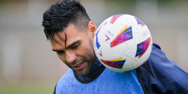 El delantero colombiano tiene las horas contadas con el Rayo Vallecano y su destino podría continuar en el fútbol mexicano.