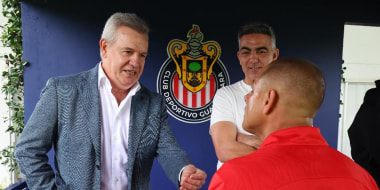 Javier Aguirre en el entrenamiento de Chivas