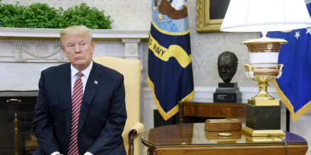 Image: Trump during meeting in Oval Office