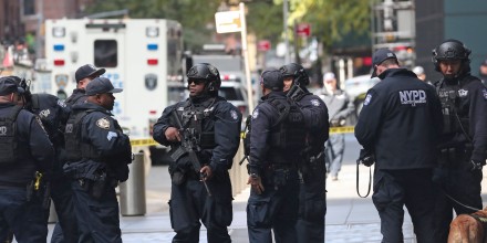 Image: Police outside Time Warner Center