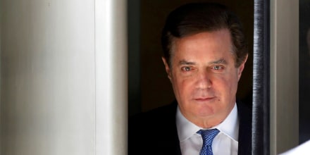 Image: Paul Manafort leaves court in Washington