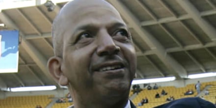 Washington Mayor Tony Williams tips his hat to fans as he arrives at the Washington Nationals home opener in Washington on April 14, 2005.