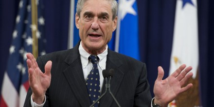 Image: Robert Mueller speaks during a farewell ceremony in his honor at the Department of Justice