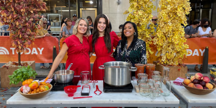 Elena Besser on the plaza with Sheinelle Jones and Dylan Dreyer, talking about produce savers on broadcast