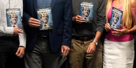 Image: Supporters of recall effort on Newsom