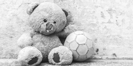 Abandoned teddy bear