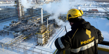 Image: Russia oil refinery