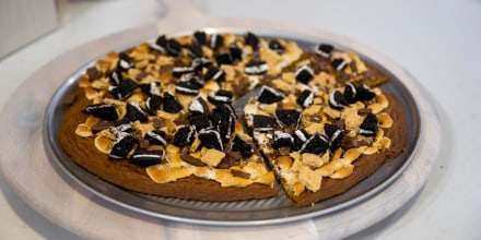 A s'mores "pizza".