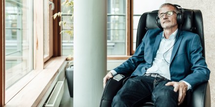 Wish you could visit the spa every day? With a massage chair, you can pamper tense muscles from the comfort of your own home.